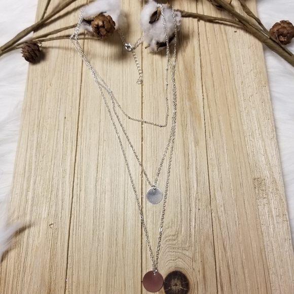 Pretty 3 layered necklace in SILVER - Picture 3 of 7